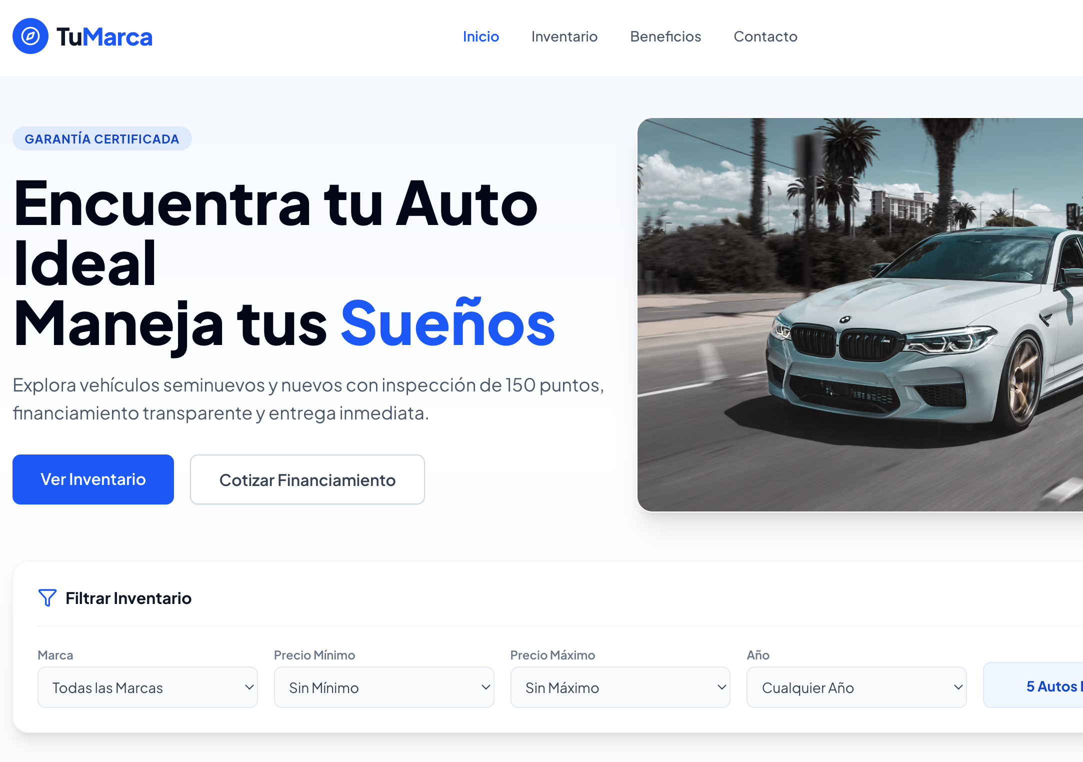 Persona trabajando en una computadora portátil en una landing page